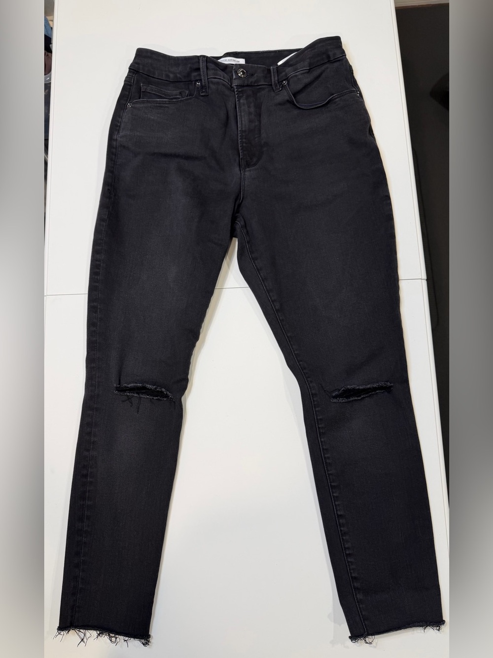 Good American Good Legs Distressed Jeans with Raw Hem in Black Size 14/32